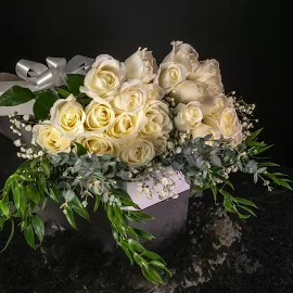White Roses 24 Roses / Boxed / Fancy