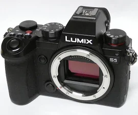 Panasonic Lumix Dc-s5 Gehäuse / Body Gebraucht Nur 192 Auslösungen S5