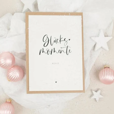 Postkarte A6 "Glücksmomente 2025" | PapierWind, Schwangerschaft verkünden, Silvester, Geschenk neues Jahr, Lieblingsmenschen, Grußkarte