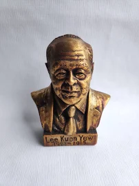 Premier Premier ministre de Singapour Lee Kuan Yew buste statue sculpture figurine H-14 cm