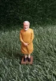 Réplique de poupée Sri Narendra Modi 4 pouces 6 pouces Premier ministre indienne non peinte peinte - Statue modèle personnalisée imprimée en 3D Inde