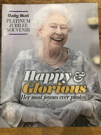 Daily Mail Platinum Jubilee Souvenir, Mail On Sunday ,12 Page Picture