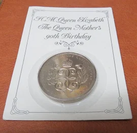 Royal Mint - 1990 - £5 Coin - Queen Mother 90th - On Original Card