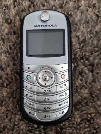 Motorola C139 Cell Phone