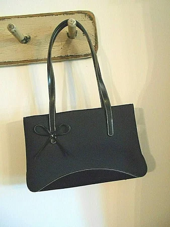 Pre-owned Medium Size Black Bag
