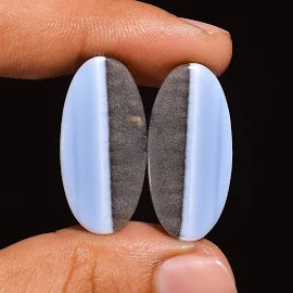 Coppia di pietre preziose sfuse cabochon di forma ovale con opale blu naturale Owyhee di qualità superiore unica al 100% per realizzare orecchini da 2