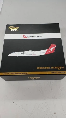 【中古品】GEMINI 200 ミリタリー・飛行機 DASH8300 玩具・ホビー フィギュア・ホビー・コレクション ミニカー