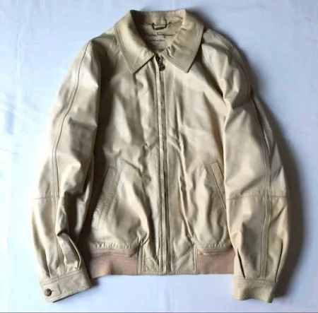 (値下げ可)サルヴァトーレフェラガモ レザージャケット ベージュ