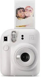 富士フイルム Instax Mini 12 インスタントカメラ - クレイホワイトコンパクトでかわいいデザイン。 簡単にレンズをひねってオン/オフできます。自撮りミラー内蔵で簡単 視差補正機能付きのクローズアップモード自動露出とフラッシュコントロール機能で、「洗い流されない」明るい写真用。高品質の2