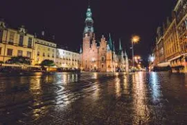 Fototapeta Wrocław, Śląsk, Polska - 19 września 2016 r. Rynek nocą. Wrocławski Ratusz, zbudowany w stylu gotyckim, jedna z głównych atrakcji