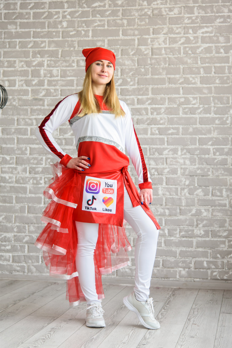 Костюм "Ютуб Пати Герл" в юбке
