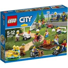 Конструктор LEGO City Развлечения в парке для жителей города 60134