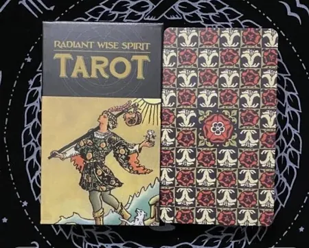 Таро сяючого мудрого Духа колода 78 карт 10,5 х6 см. Radiant wise spirit Tarot. Карти Таро.