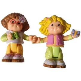 Fisher-Price Little People Sarah Lynn's Camping Adventure Poseable Dolls